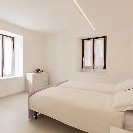 公寓 Elian By Interhome